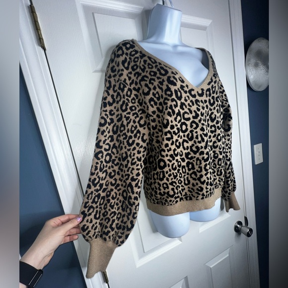 Abercrombie & Fitch Womens Medium Brown Animal Print Knit Sweater Top A&F M Soft - Picture 8 of 13